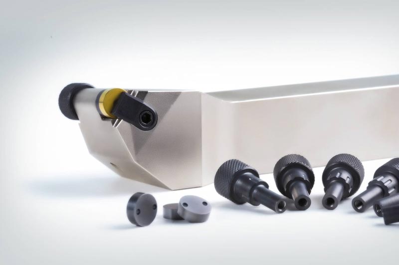 Different types of turning tools from the MAPAL programme.