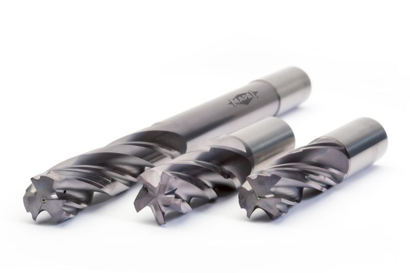 The picture shows the pilot drill and the reaming tool.