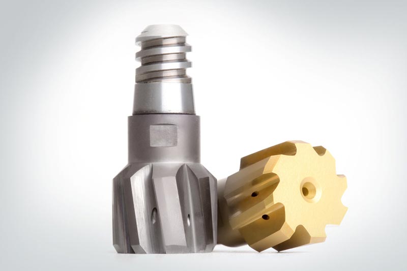 The picture shows a selection of MAPAL precision tools for reaming and fine boring.