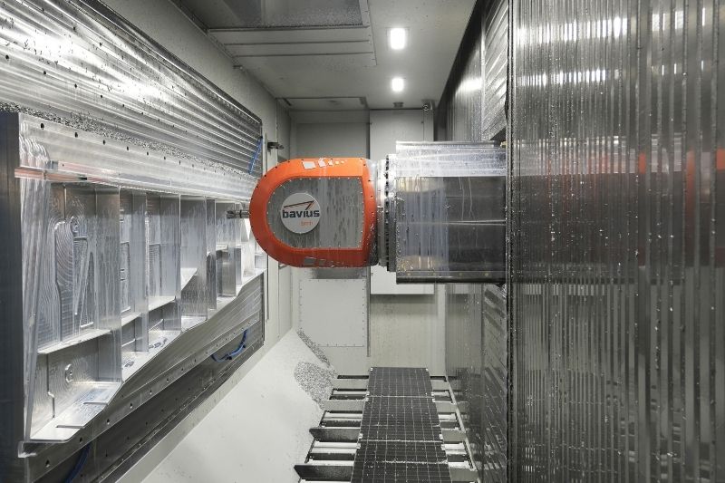Shown in the image is a view into the machining area of the bavius AeroCell 160 | 400.