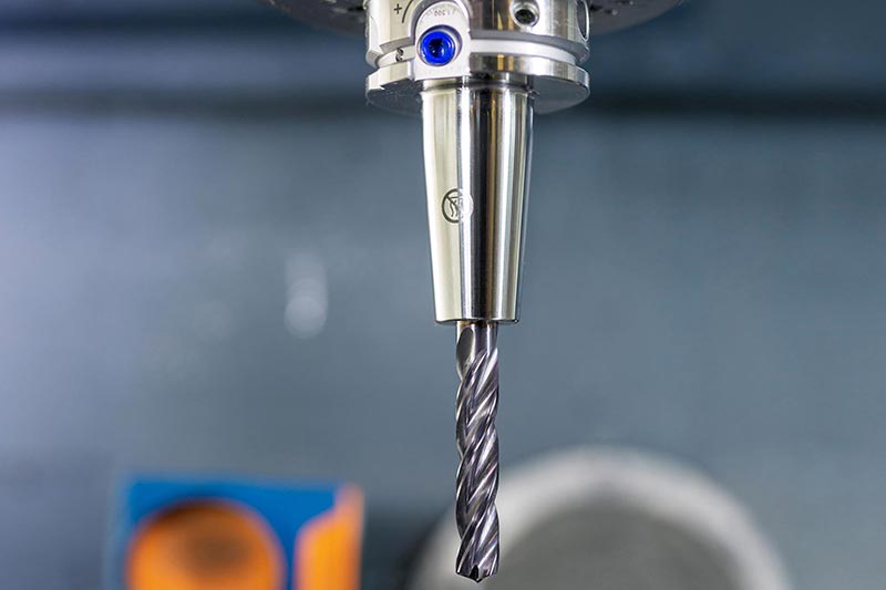 The picture shows a drill that is clamped in a hydraulic chuck UNIQ from MAPAL.