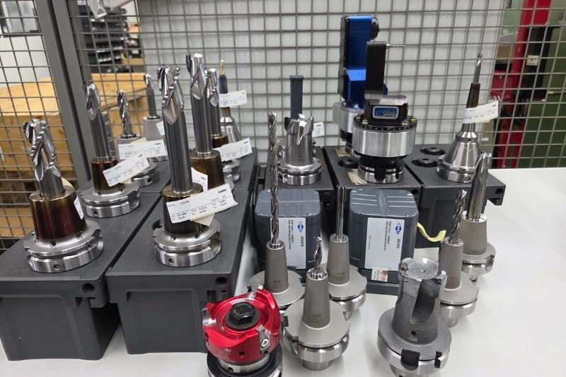 Shown in the image are the MAPAL tools made available for machining the rear spar.