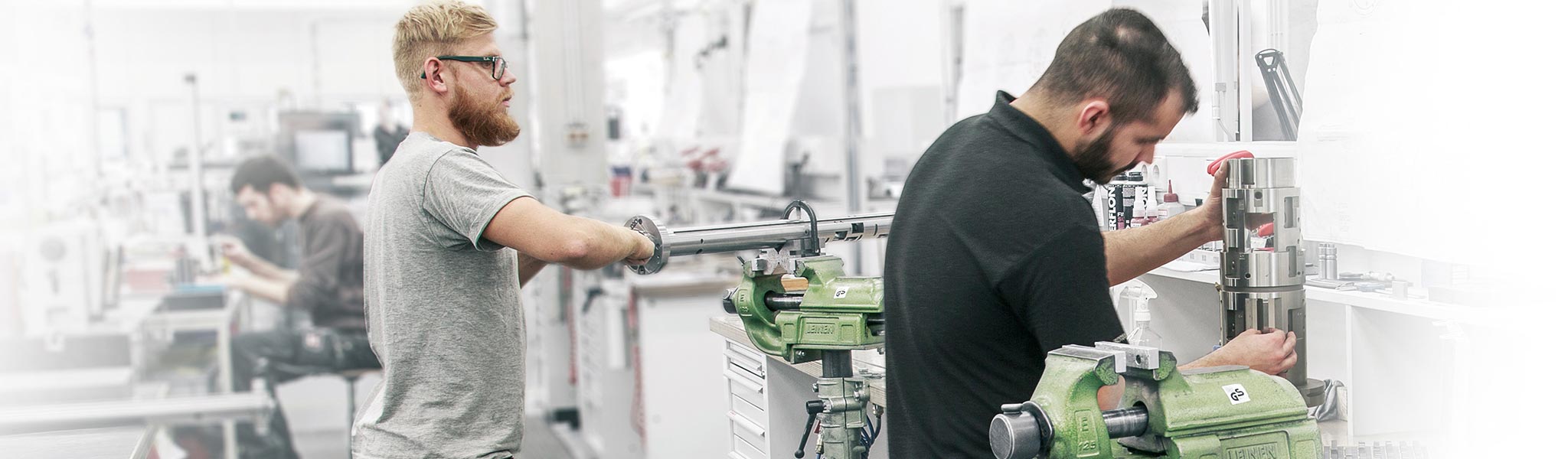 Maintenance and inspection of the complex actuating tools requires expert knowledge.